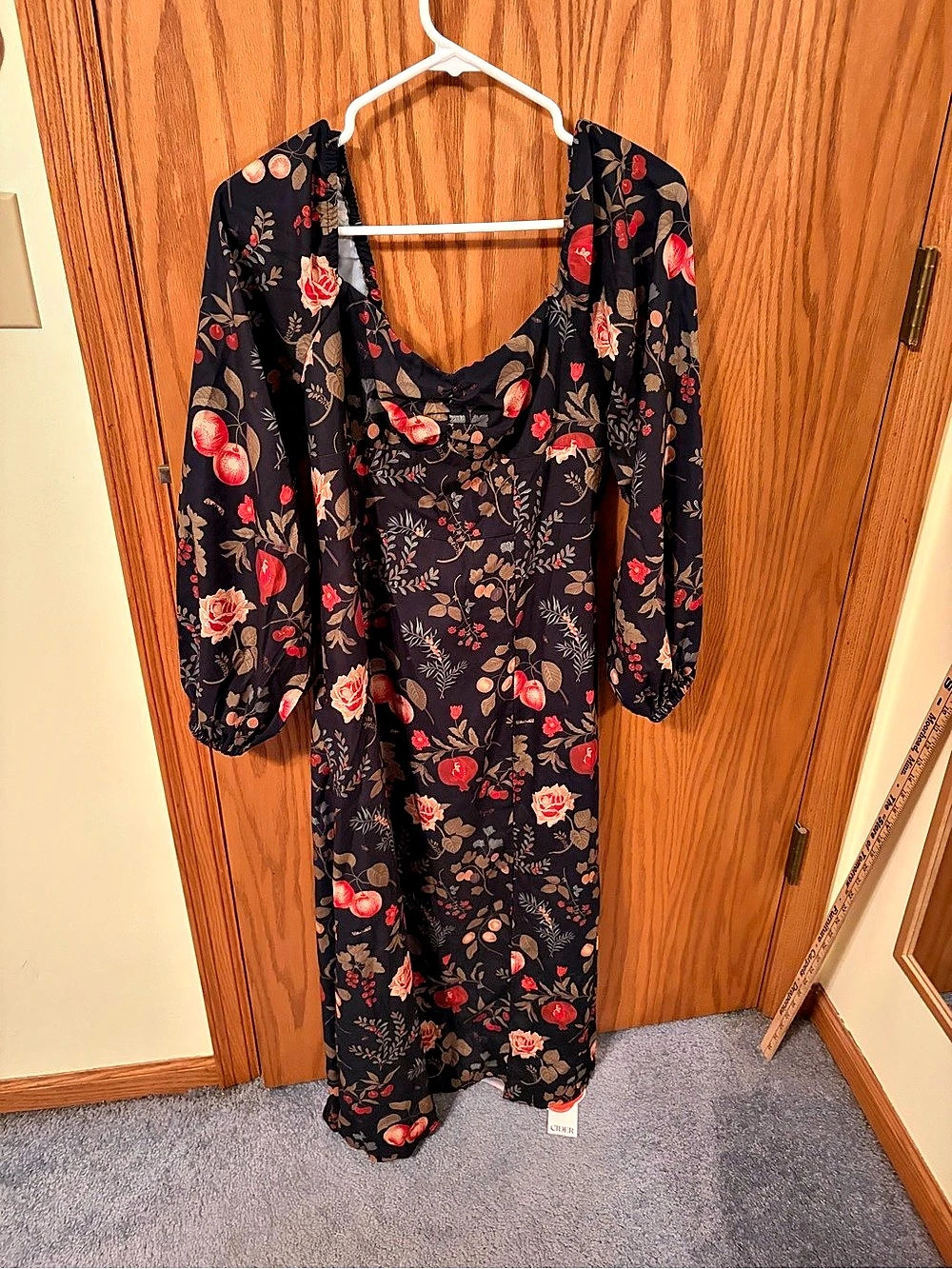 Cider Fruit Square Neck Puff Sleeve Midi Dress Floral Maxi Dress in Black & Red